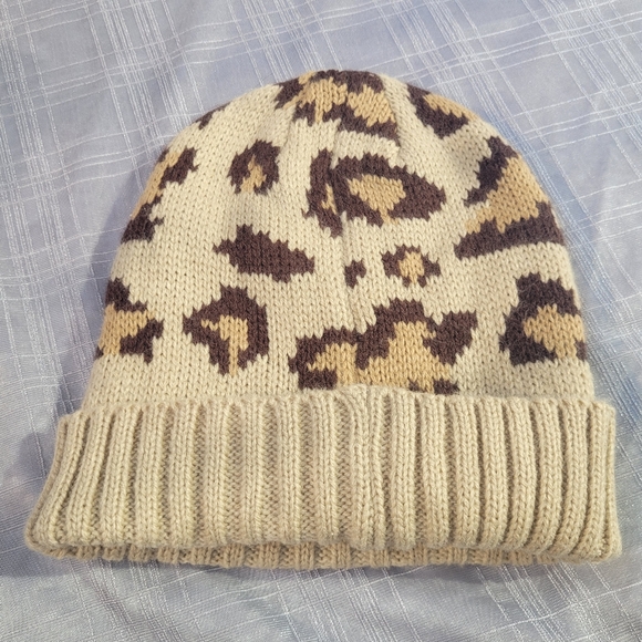 Leopard knit hat - Picture 2 of 5
